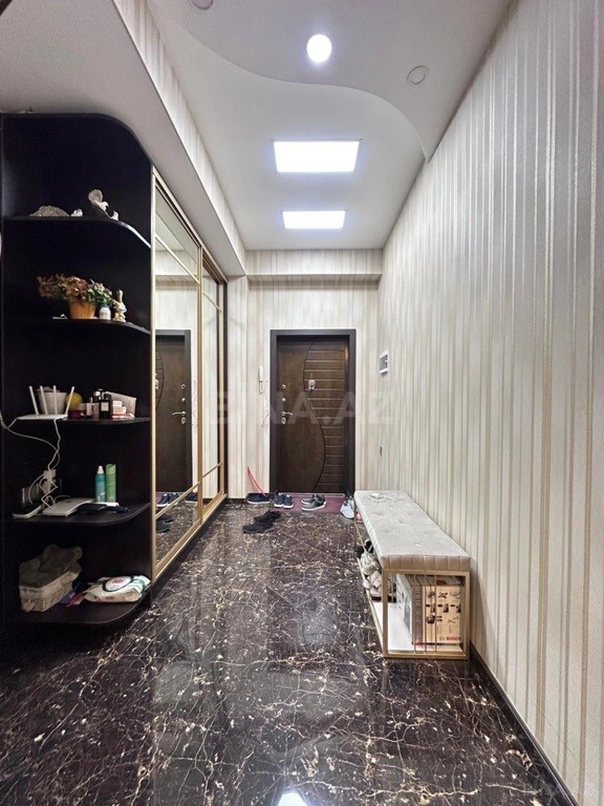 Satılır 3 otaqlı mənzil 110 m²