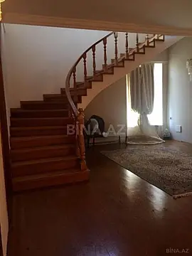 Satılır 8 otaqlı həyət evi 500 m²