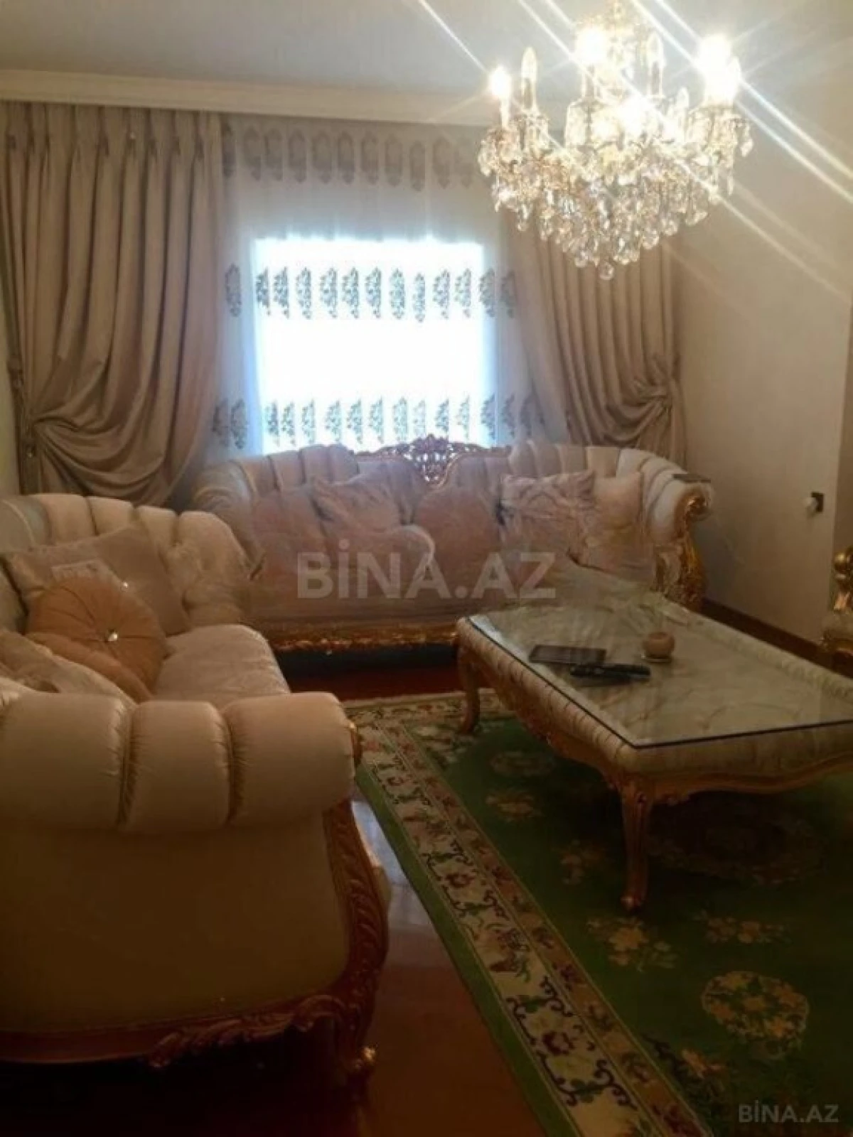 Satılır 8 otaqlı həyət evi 500 m²