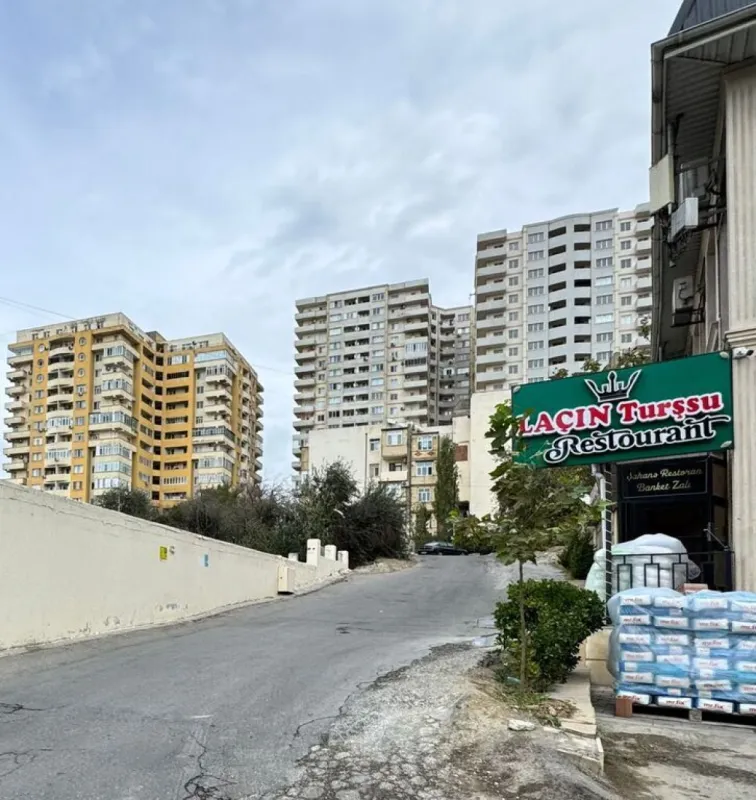 Satılır 2 otaqlı mənzil 105 m²