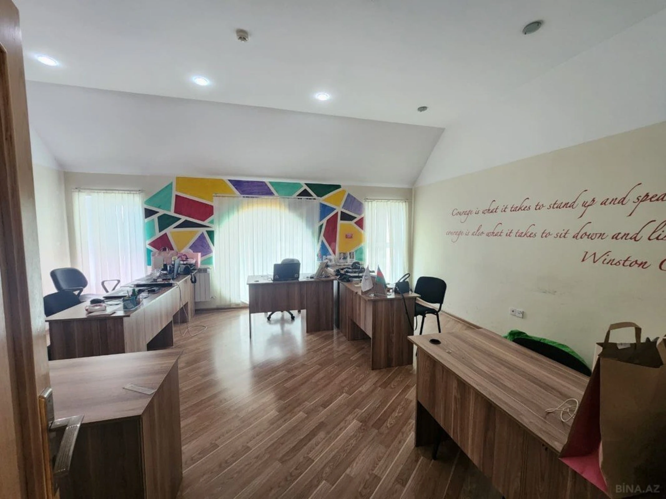 Kirayə verilir 7 otaqlı ofis 400 m²