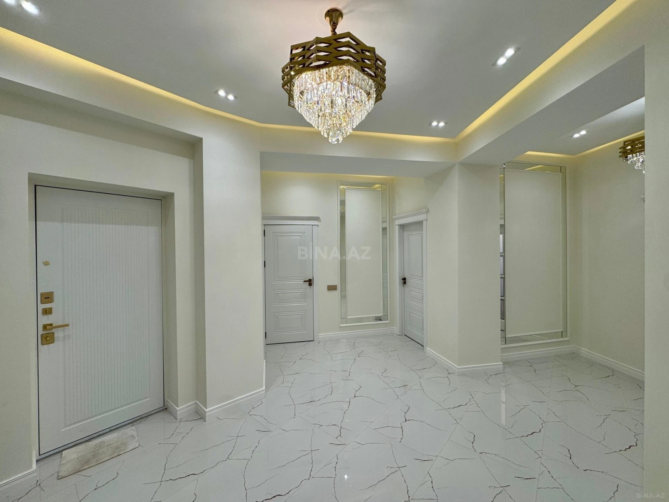 Satılır 3 otaqlı mənzil 120 m²