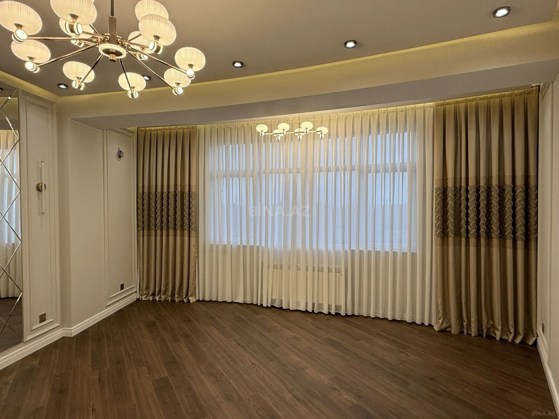 Satılır 3 otaqlı mənzil 120 m²