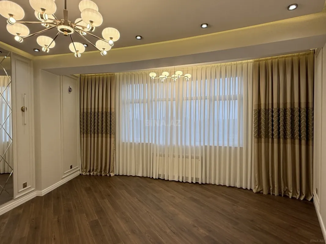 Satılır 3 otaqlı mənzil 120 m²