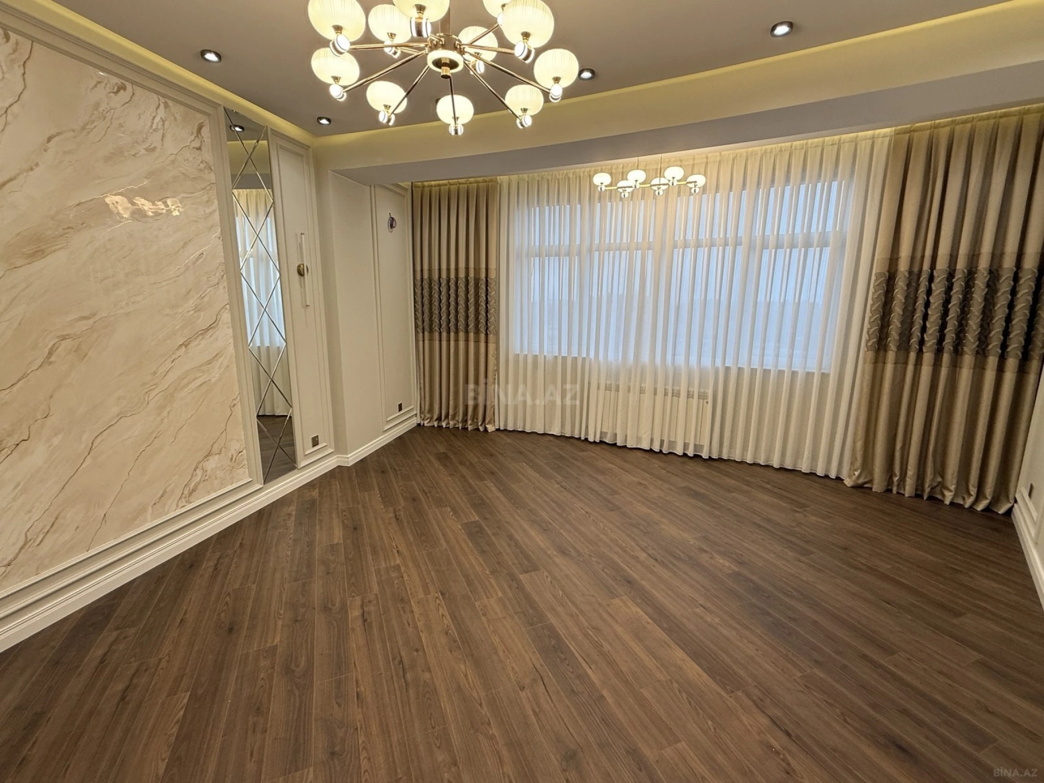 Satılır 3 otaqlı mənzil 120 m²
