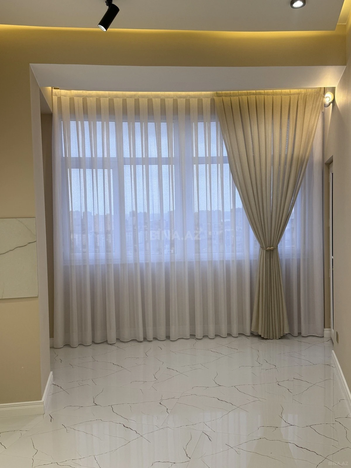 Satılır 3 otaqlı mənzil 120 m²