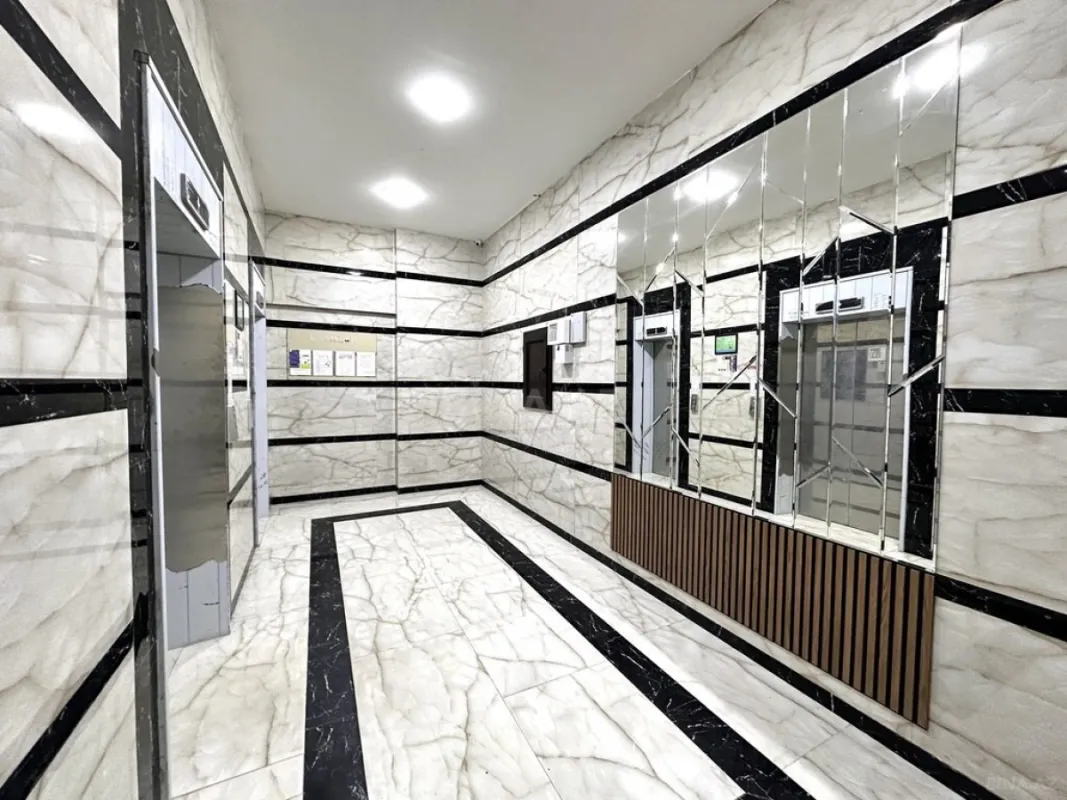 Satılır 4 otaqlı mənzil 120 m²