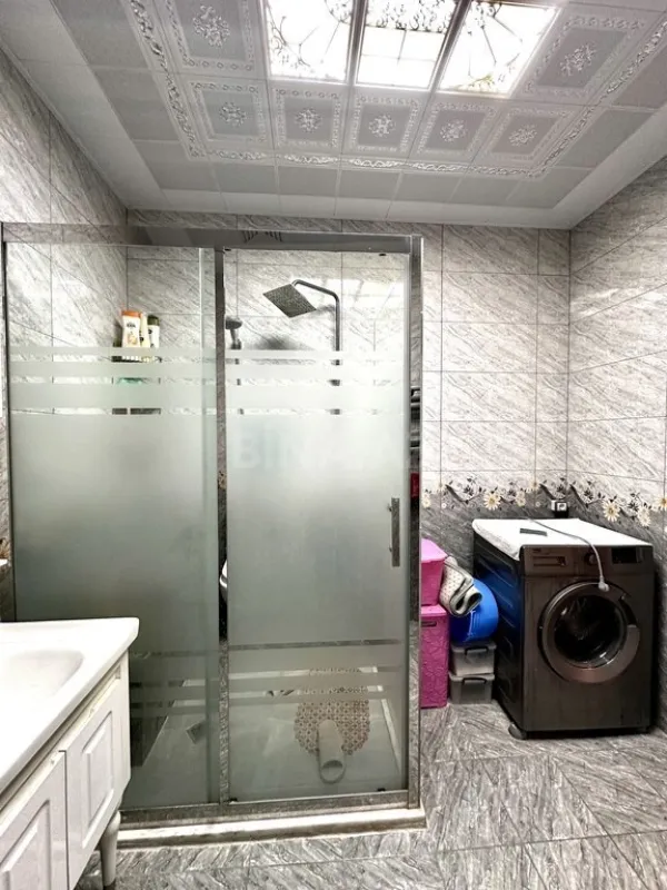 Satılır 4 otaqlı mənzil 120 m²