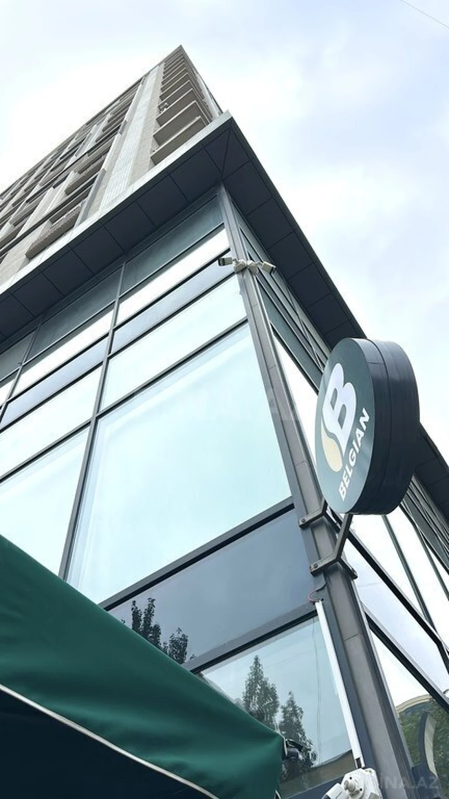 Satılır 4 otaqlı mənzil 120 m²