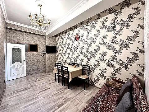 Satılır 4 otaqlı mənzil 120 m²
