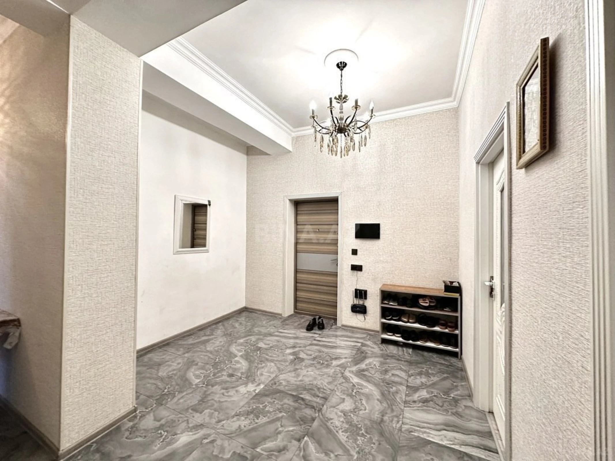 Satılır 4 otaqlı mənzil 120 m²