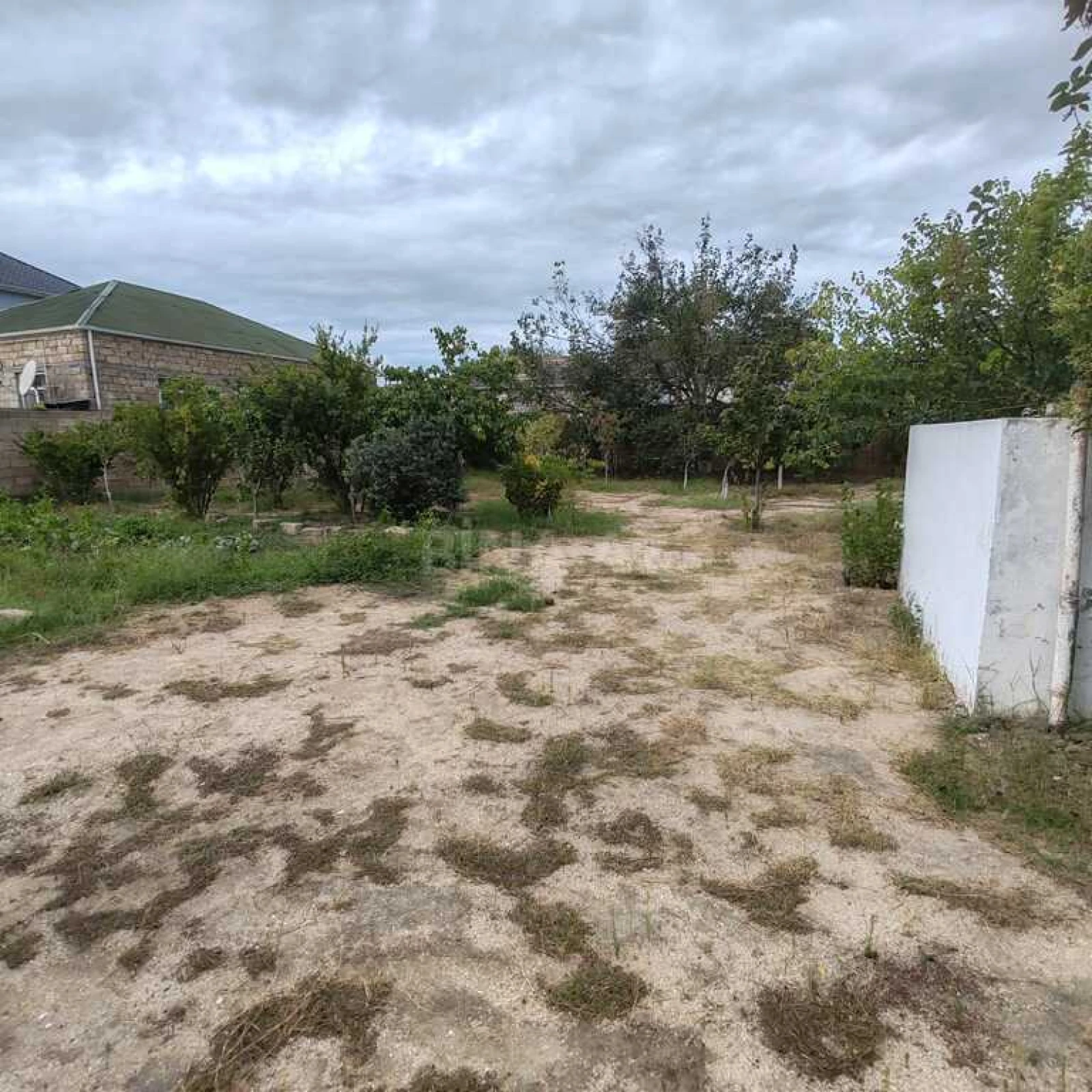 Satılır torpaq sahəsi 10 m²