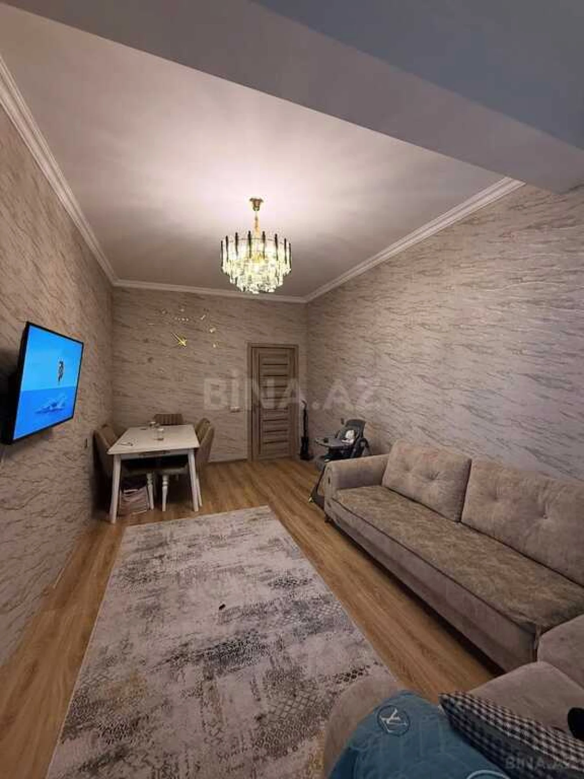 Kirayə verilir 2 otaqlı mənzil 80 m²
