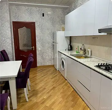 Satılır 4 otaqlı mənzil 140 m²