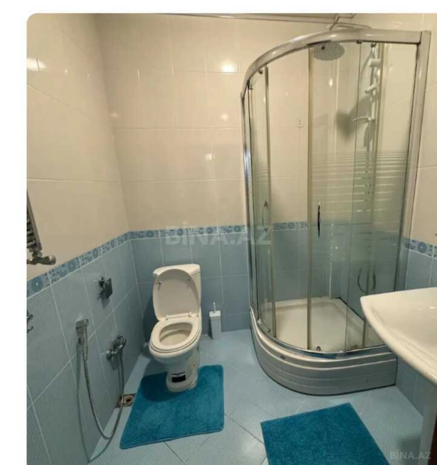 Satılır 4 otaqlı mənzil 140 m²