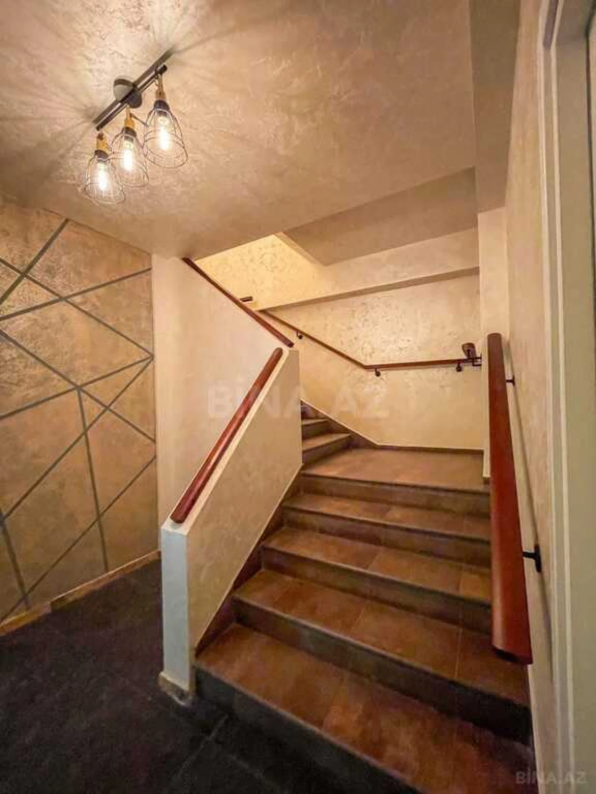 Kirayə verilir 6 otaqlı ofis 800 m²