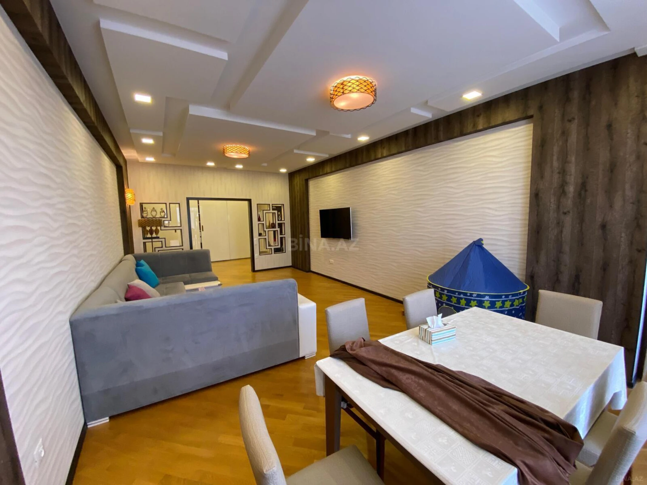 Satılır 3 otaqlı mənzil 146 m²