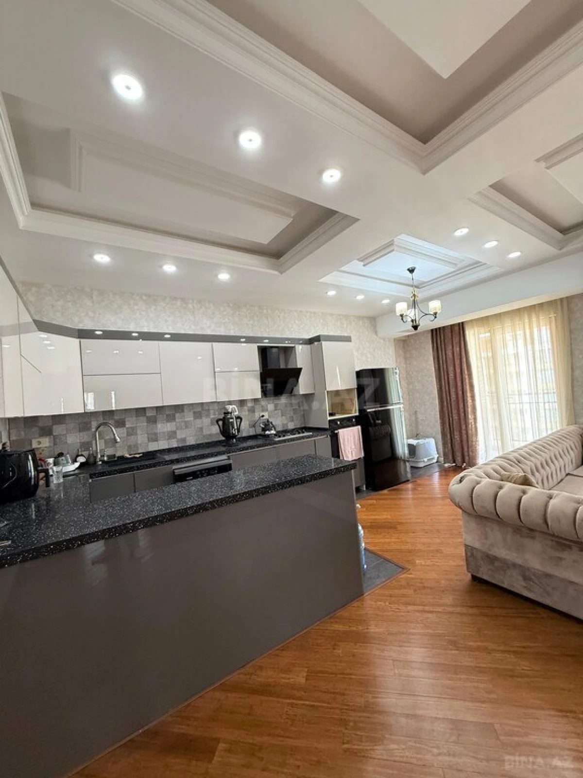 Satılır 3 otaqlı mənzil 115 m²