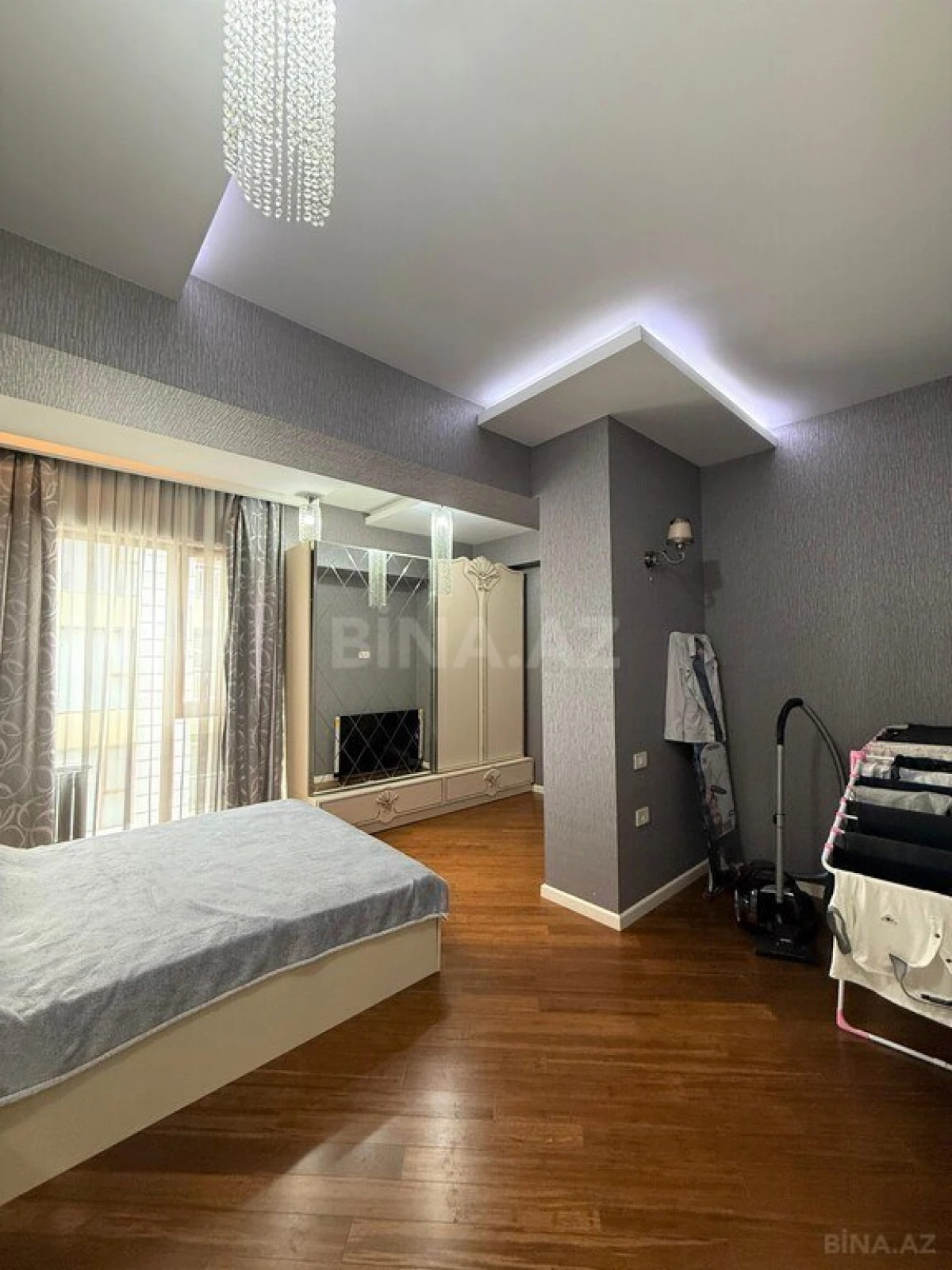 Satılır 3 otaqlı mənzil 115 m²