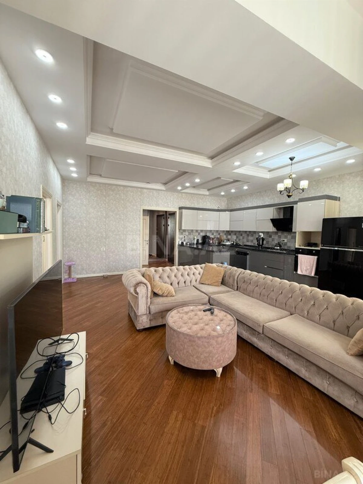 Satılır 3 otaqlı mənzil 115 m²