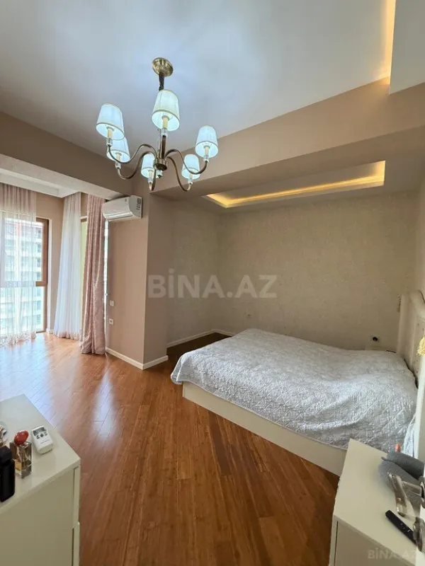 Satılır 3 otaqlı mənzil 115 m²