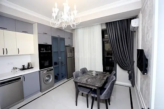 Kirayə verilir 3 otaqlı mənzil 120 m²