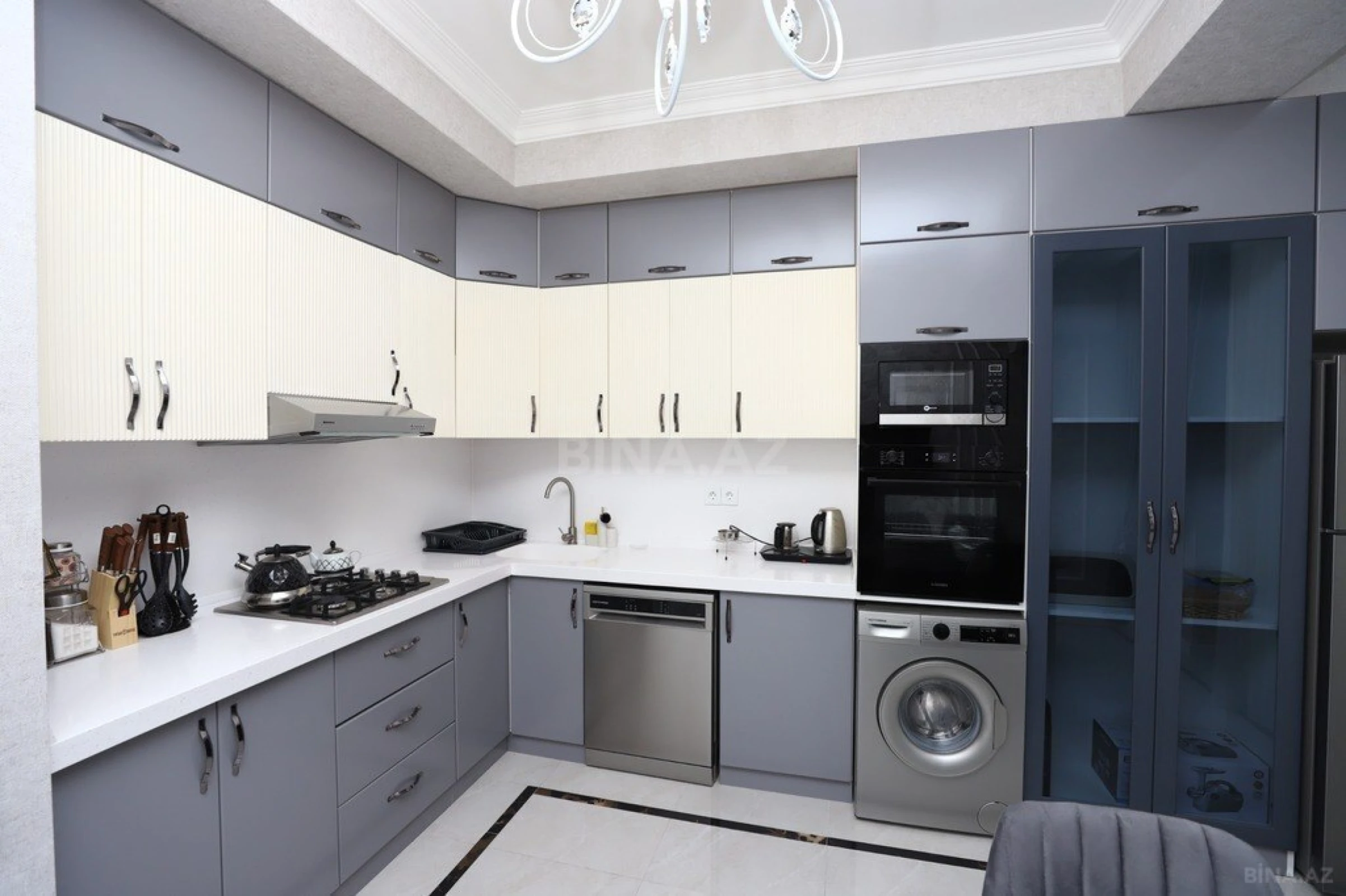 Kirayə verilir 3 otaqlı mənzil 120 m²
