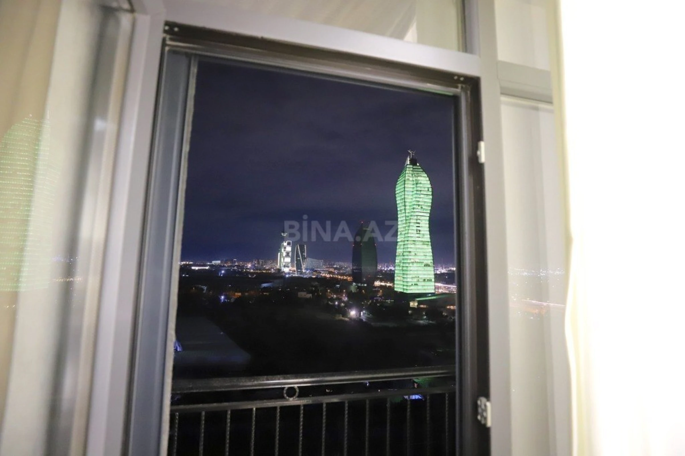 Kirayə verilir 3 otaqlı mənzil 120 m²