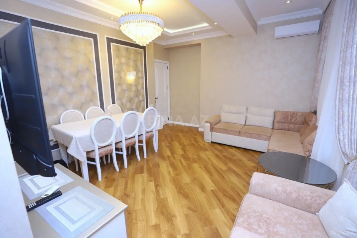 Kirayə verilir 3 otaqlı mənzil 120 m²