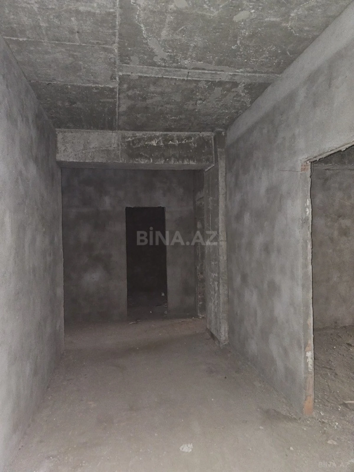 Satılır 3 otaqlı mənzil 137 m²