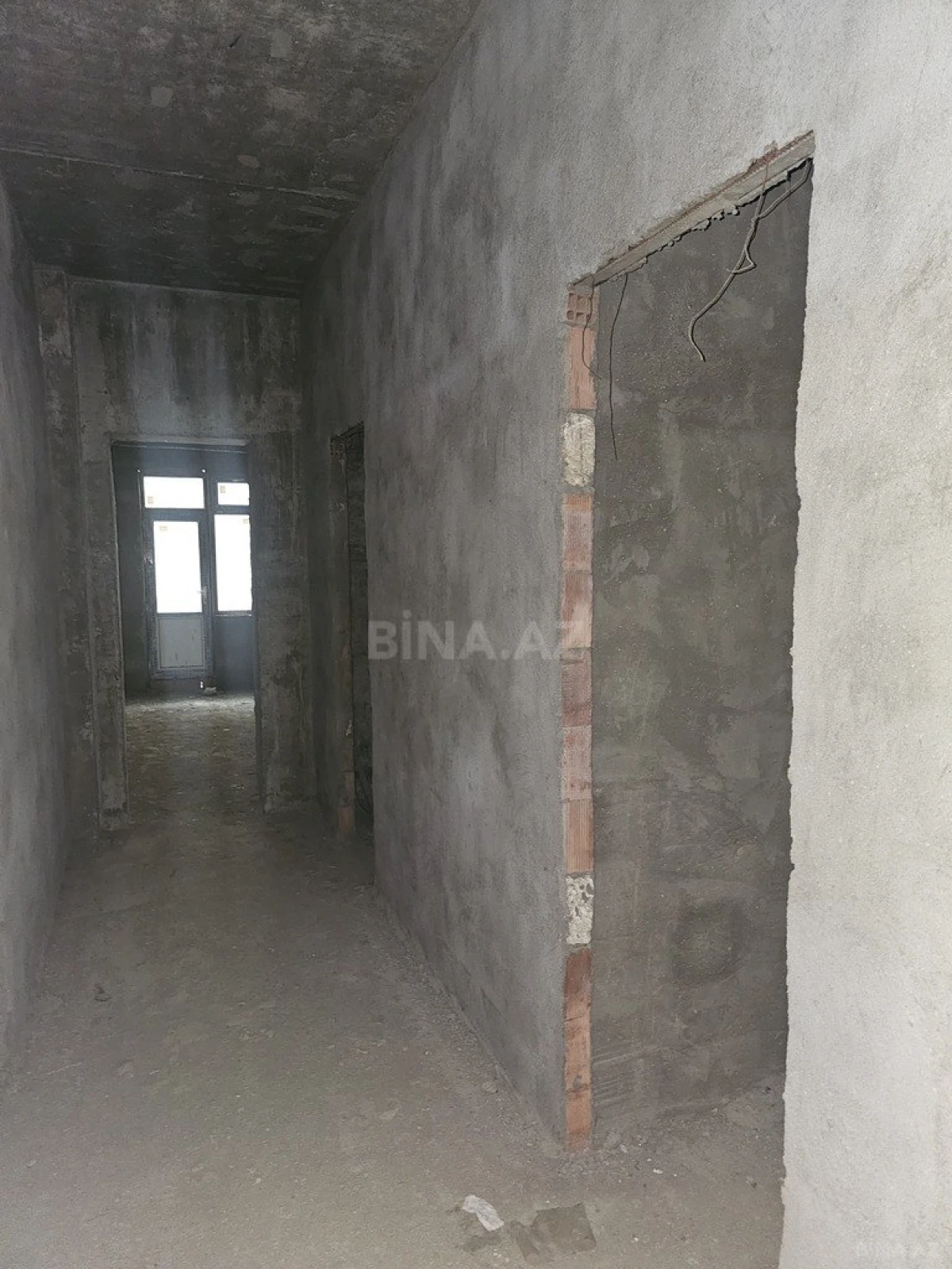 Satılır 3 otaqlı mənzil 137 m²