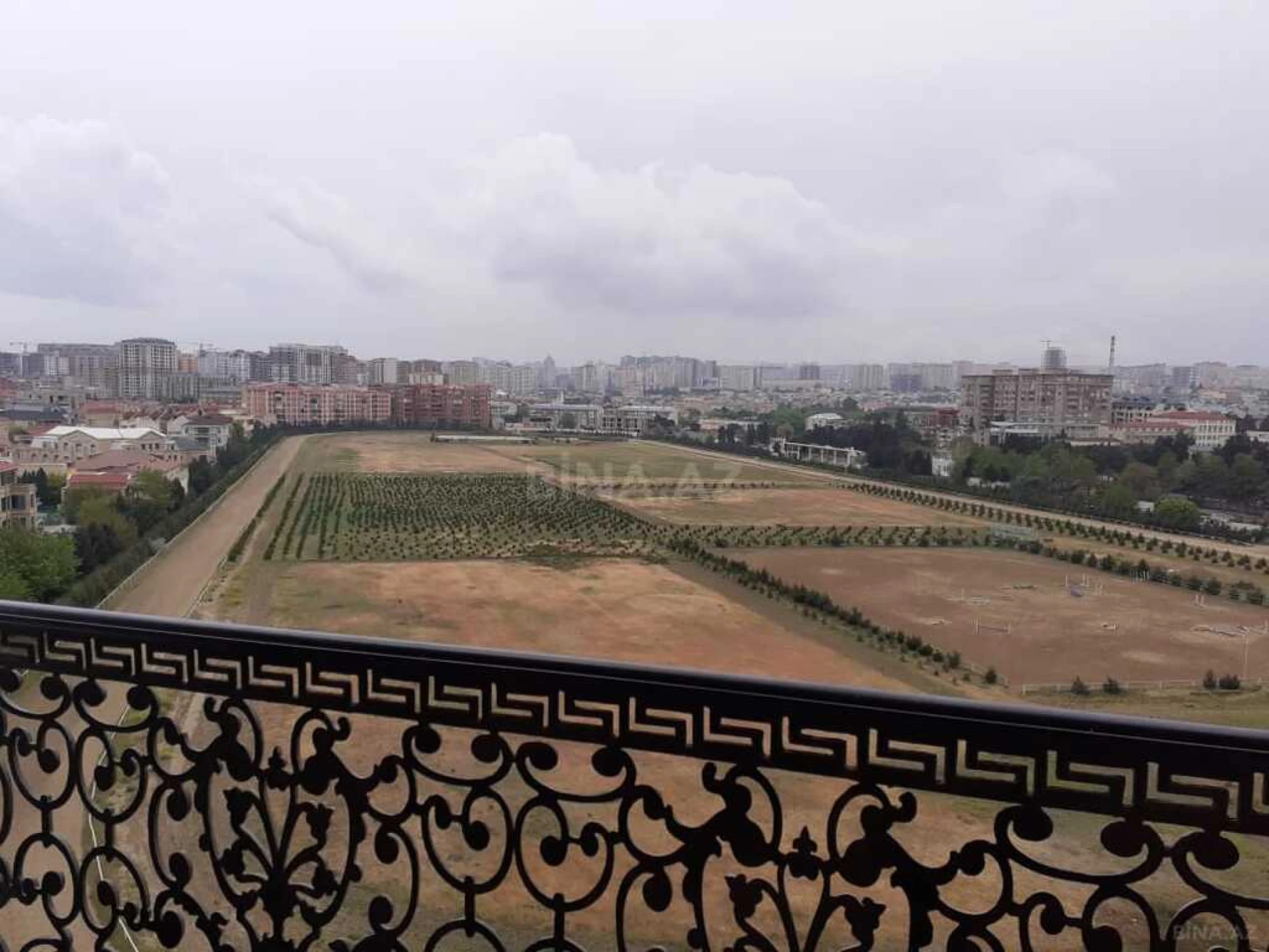 Kirayə verilir 2 otaqlı mənzil 80 m²