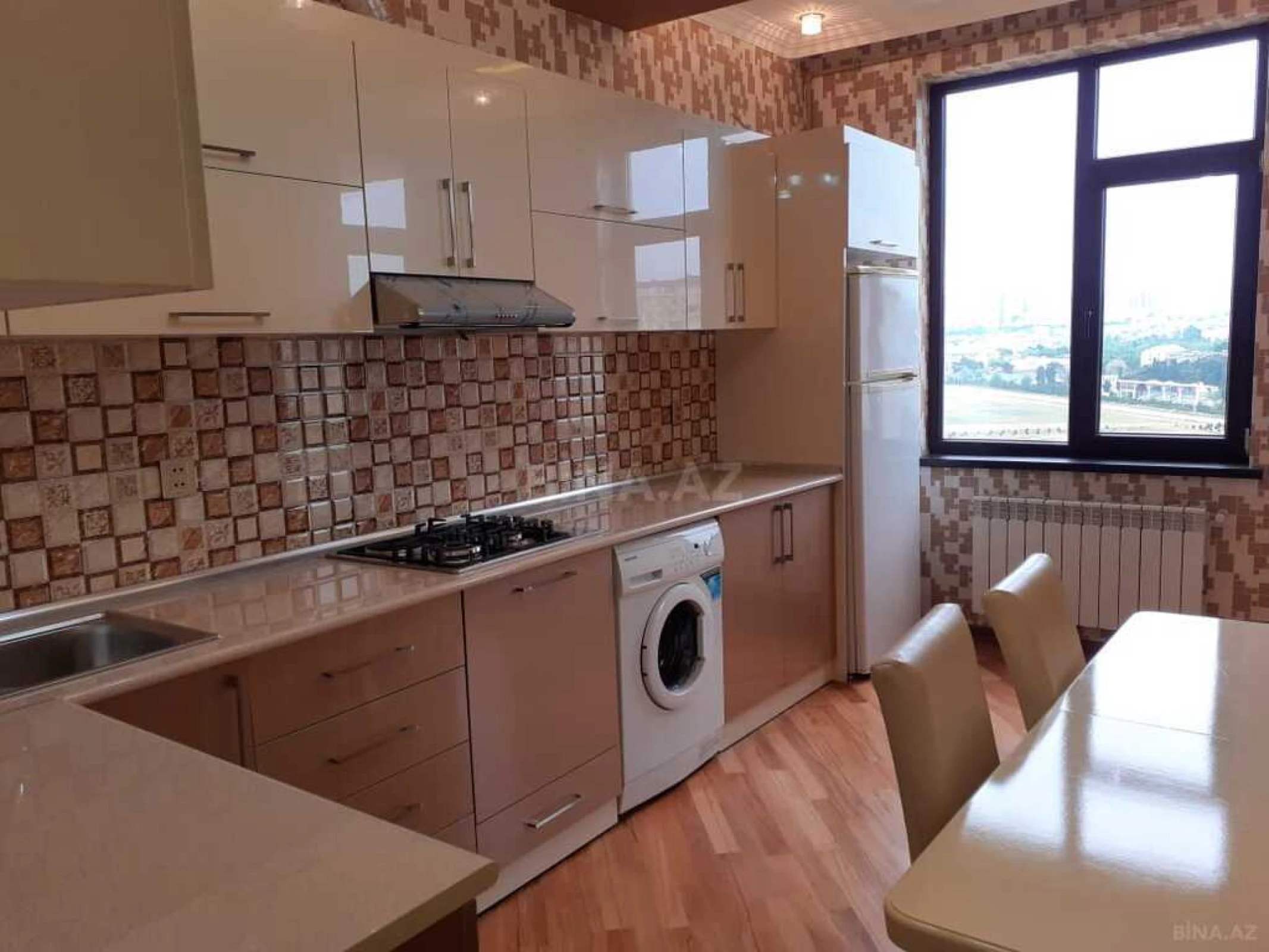 Kirayə verilir 2 otaqlı mənzil 80 m²