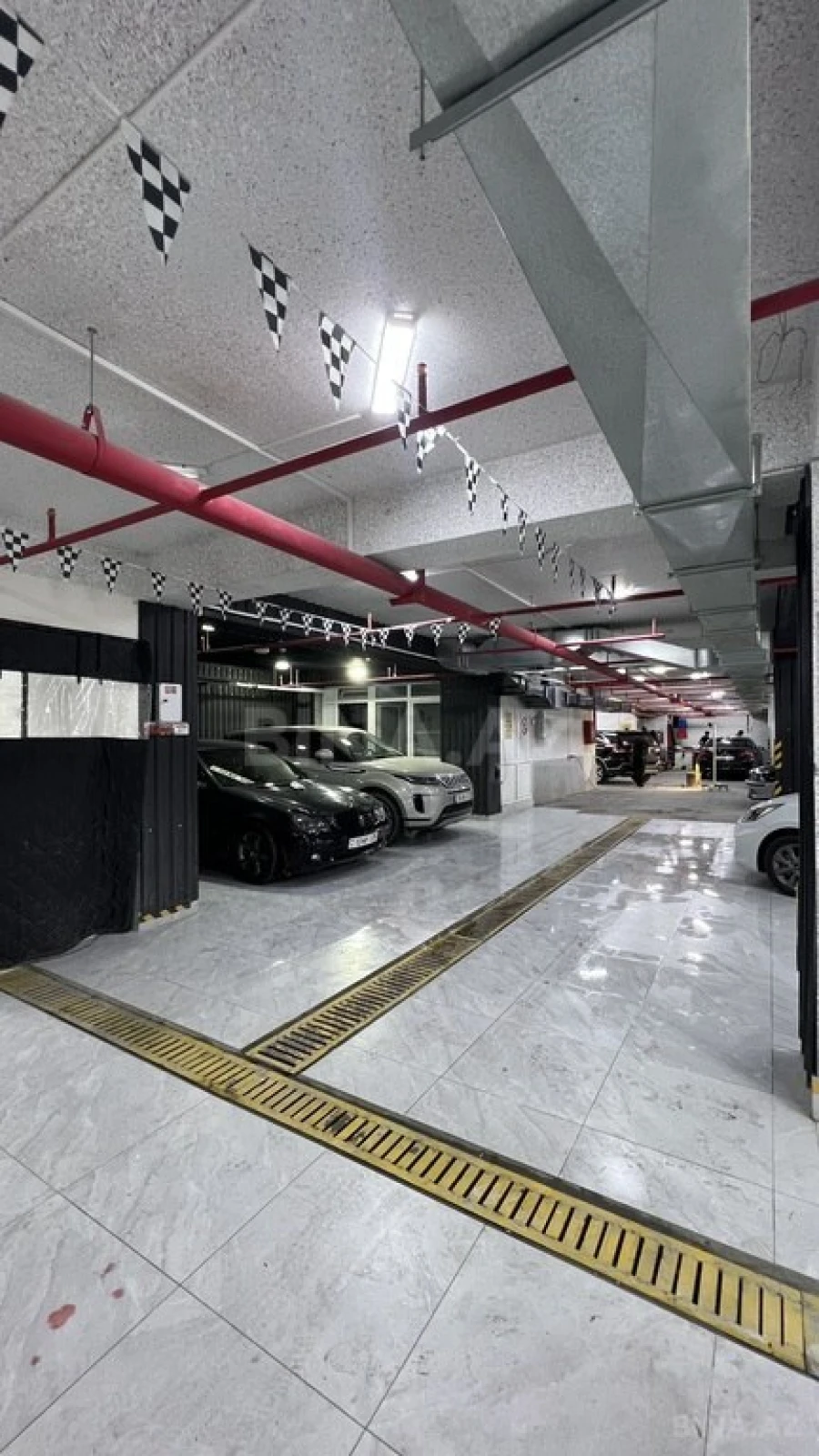 Satılır obyekt 490 m²