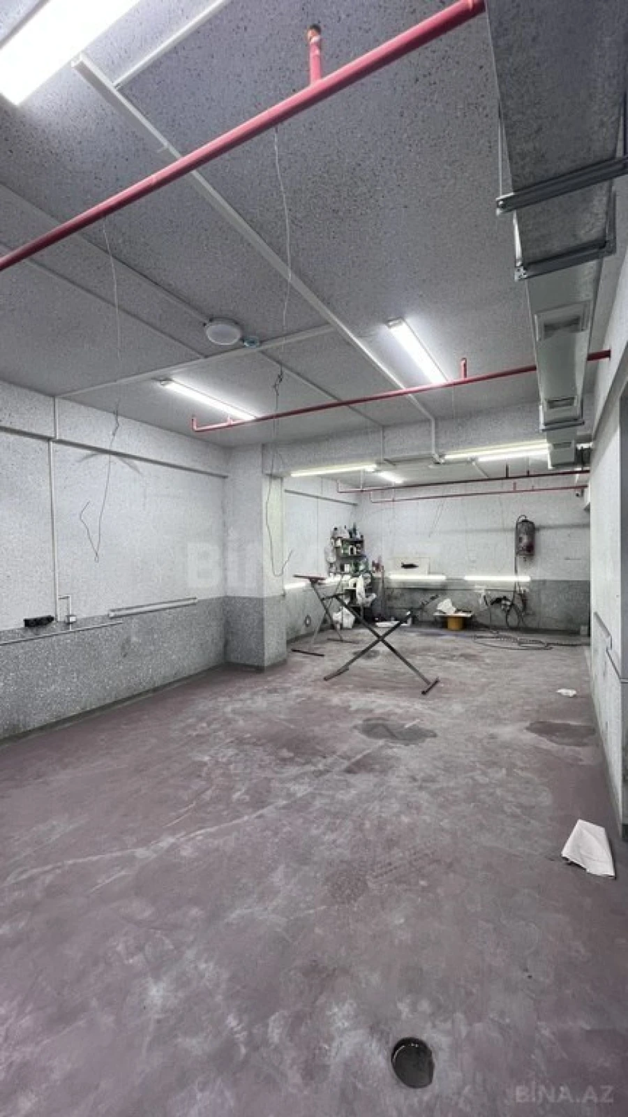 Satılır obyekt 490 m²