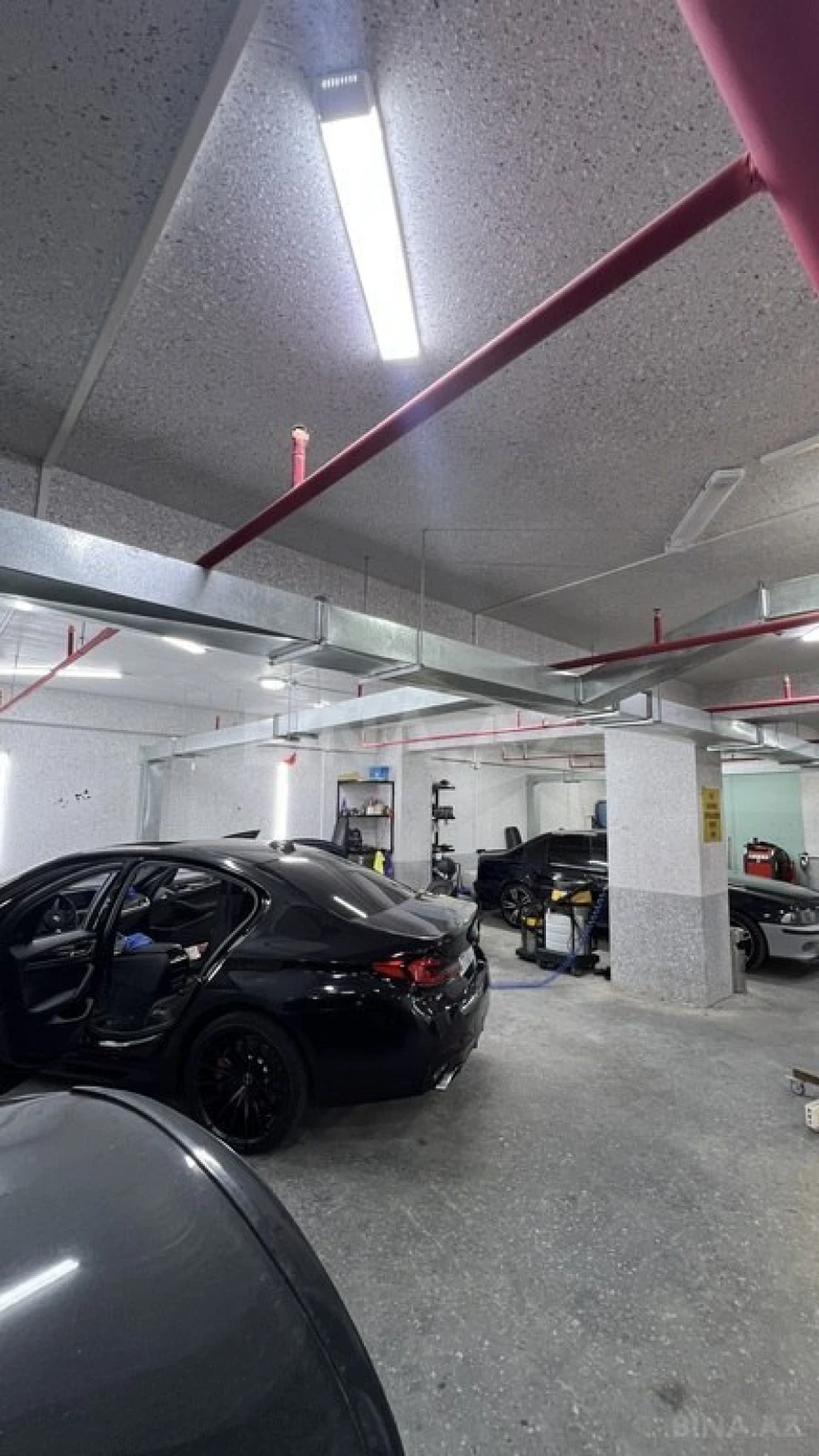 Satılır obyekt 490 m²