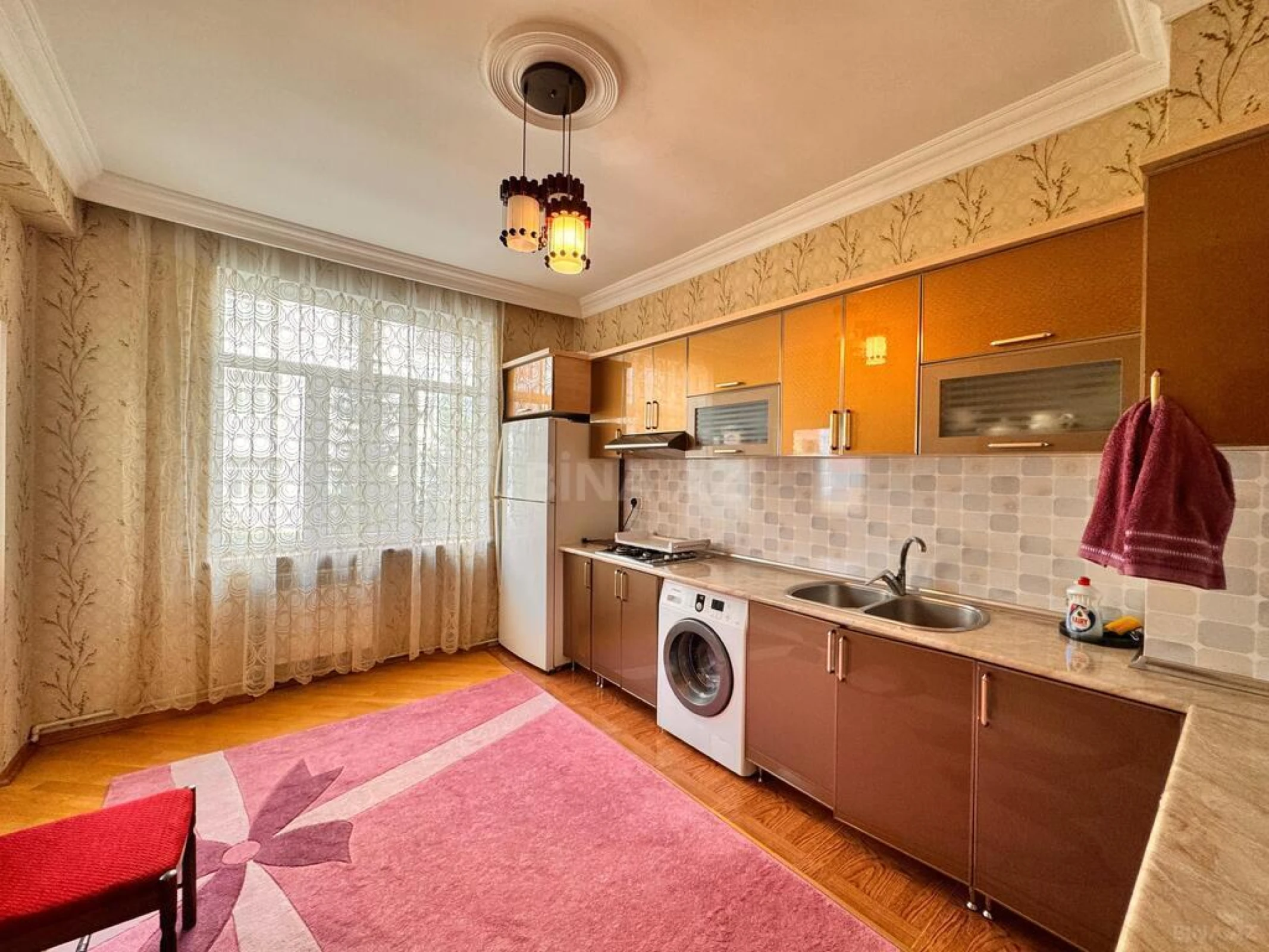 Satılır 2 otaqlı mənzil 96 m²