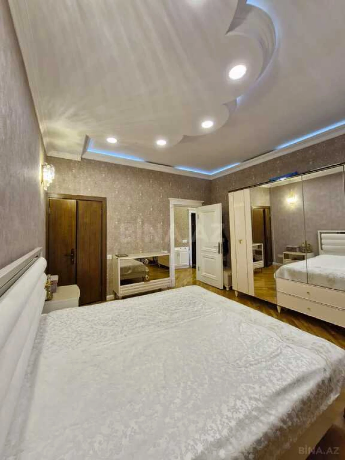 Satılır 3 otaqlı mənzil 90 m²