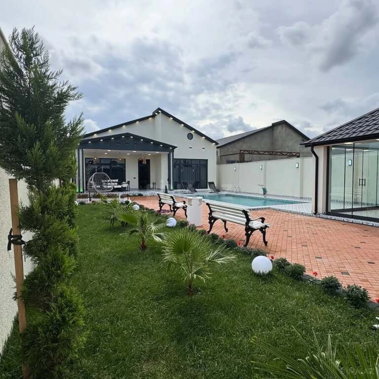 Satılır 4 otaqlı həyət evi 170 m²