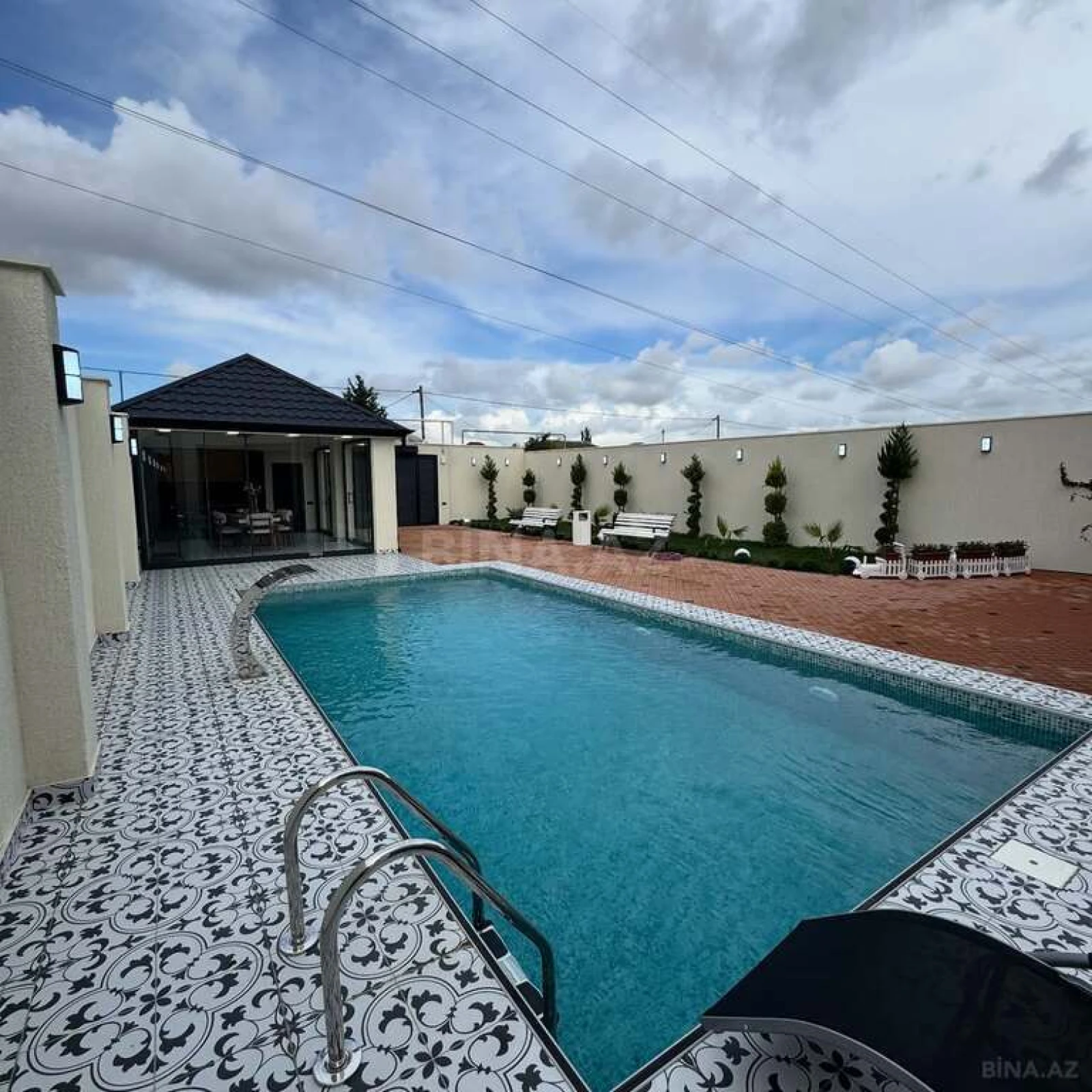 Satılır 4 otaqlı həyət evi 170 m²