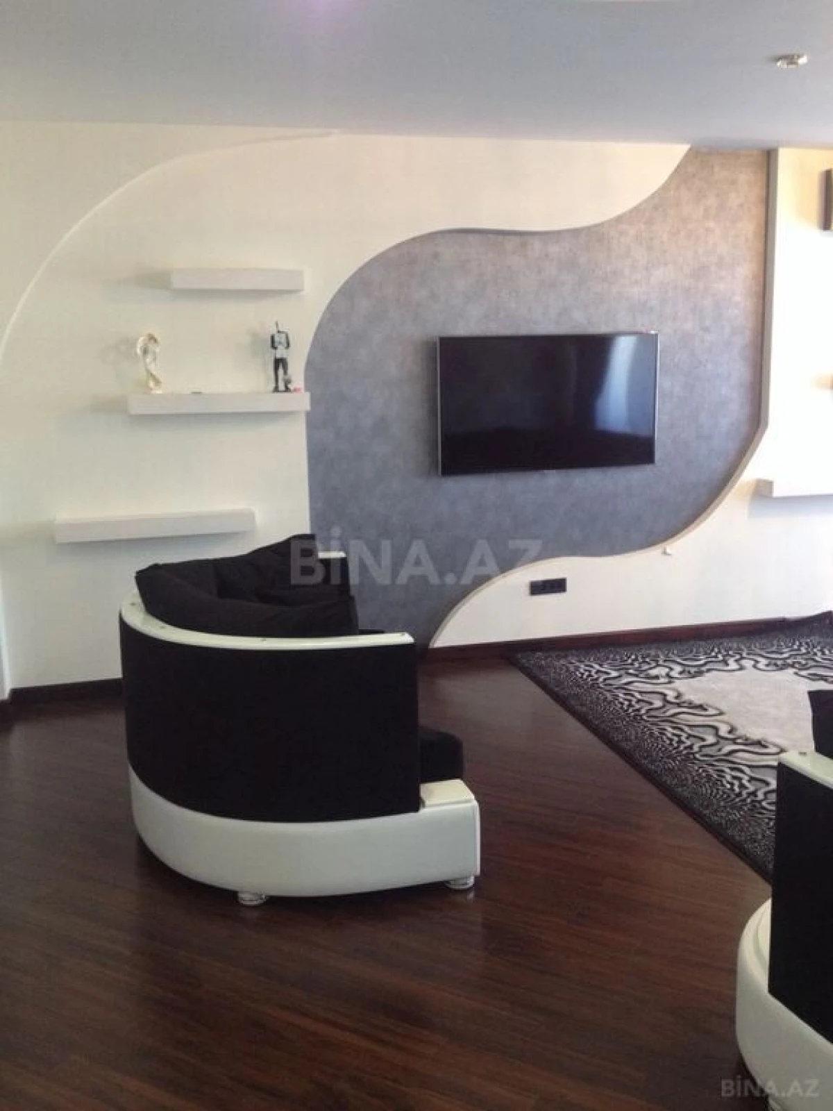 Satılır 3 otaqlı mənzil 158 m²