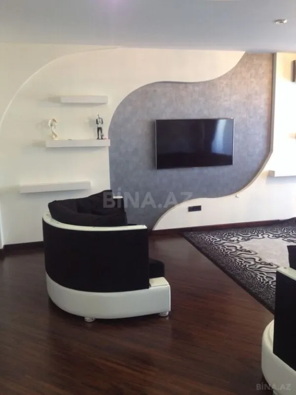 Satılır 3 otaqlı mənzil 158 m²