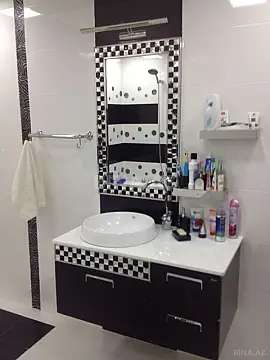 Satılır 3 otaqlı mənzil 158 m²