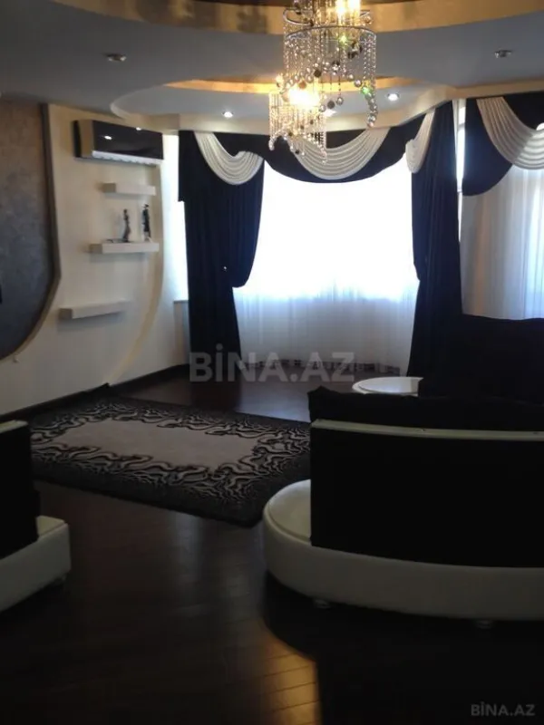 Satılır 3 otaqlı mənzil 158 m²