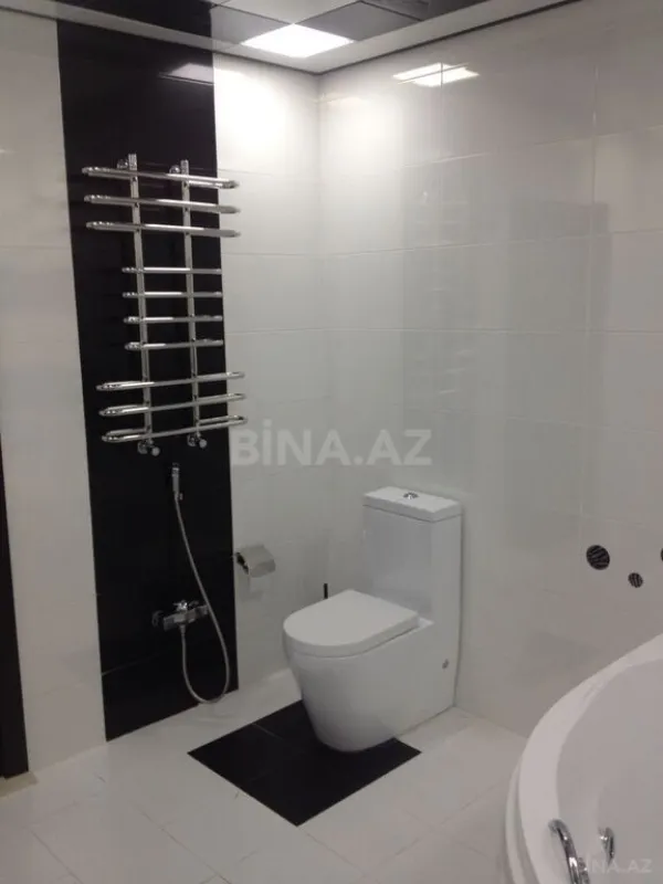 Satılır 3 otaqlı mənzil 158 m²