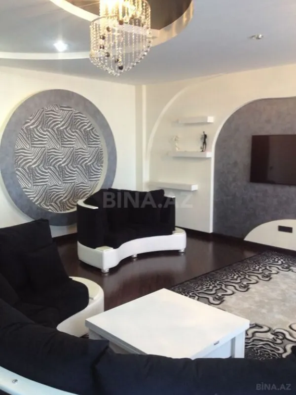 Satılır 3 otaqlı mənzil 158 m²