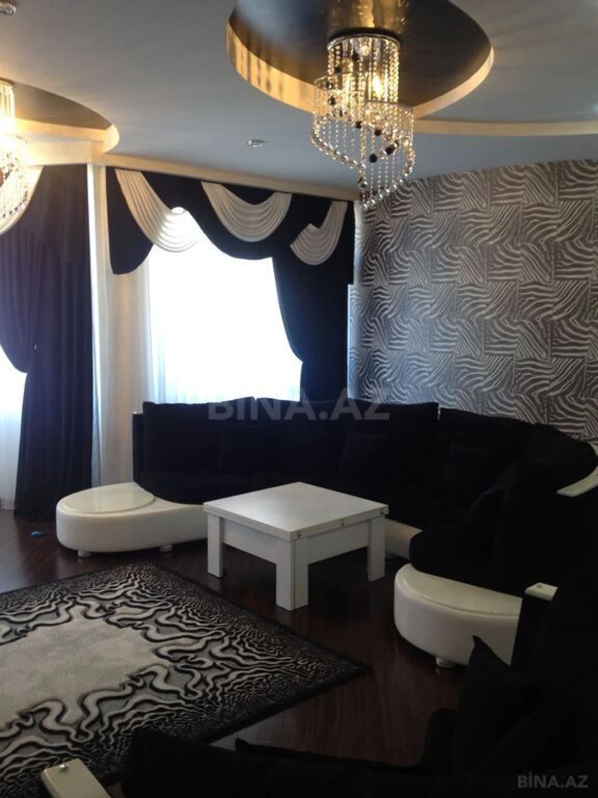 Satılır 3 otaqlı mənzil 158 m²