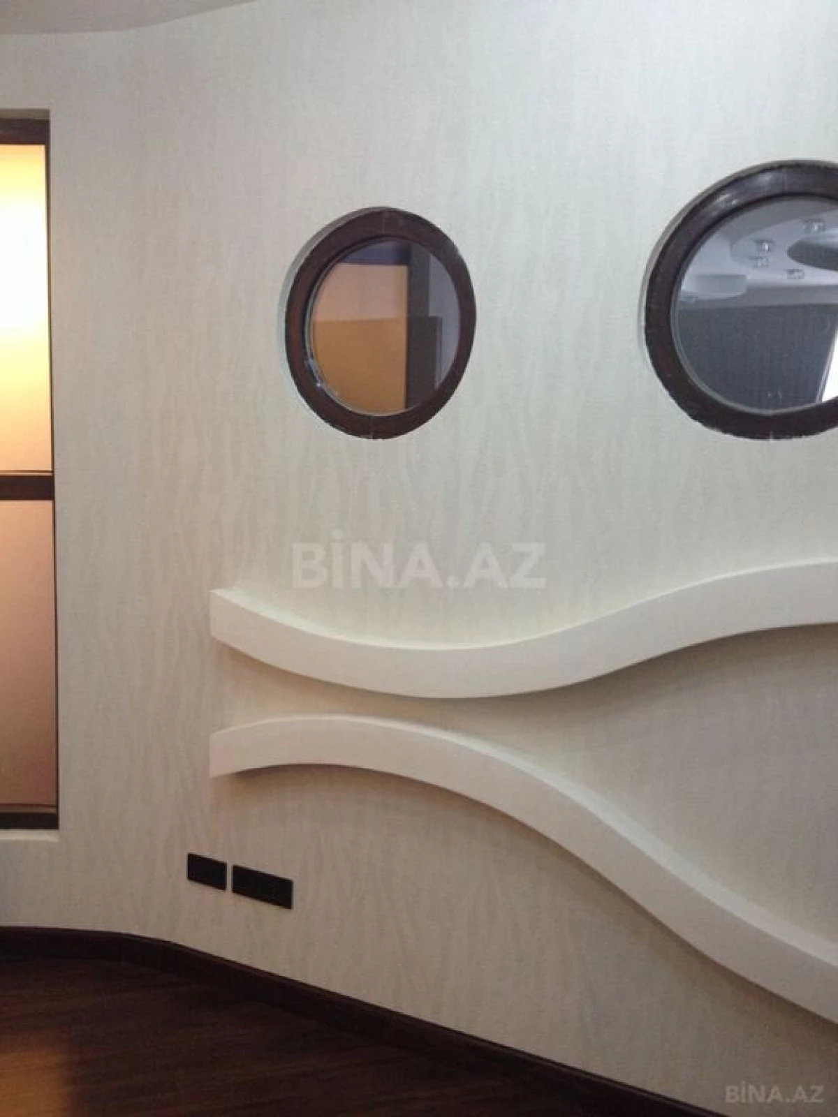 Satılır 3 otaqlı mənzil 158 m²