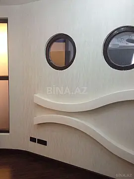 Satılır 3 otaqlı mənzil 158 m²