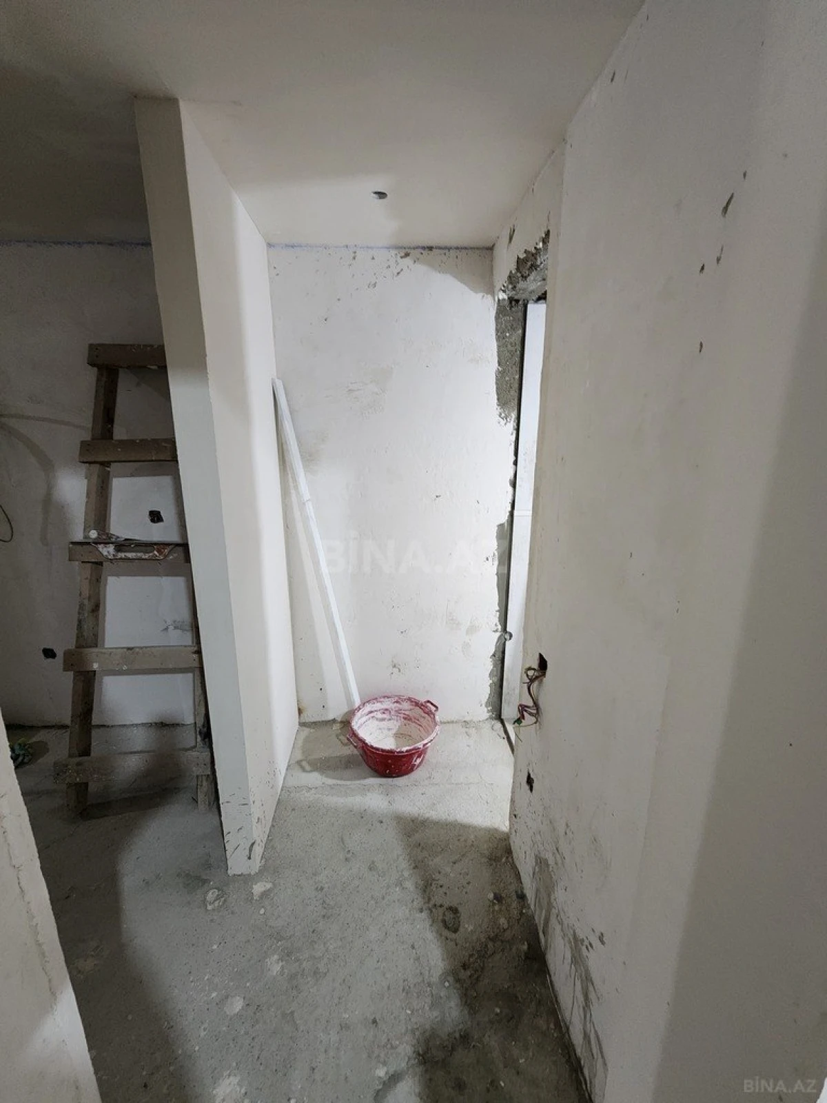 Satılır 2 otaqlı mənzil 75 m²